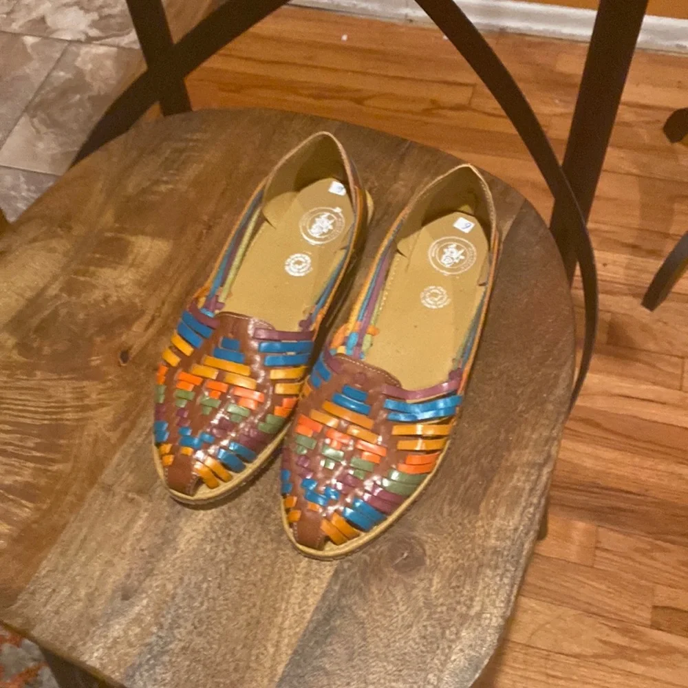 Women’s leather huaraches multicolored new made in Mexico fits an 8 - Picture 1 of 8
